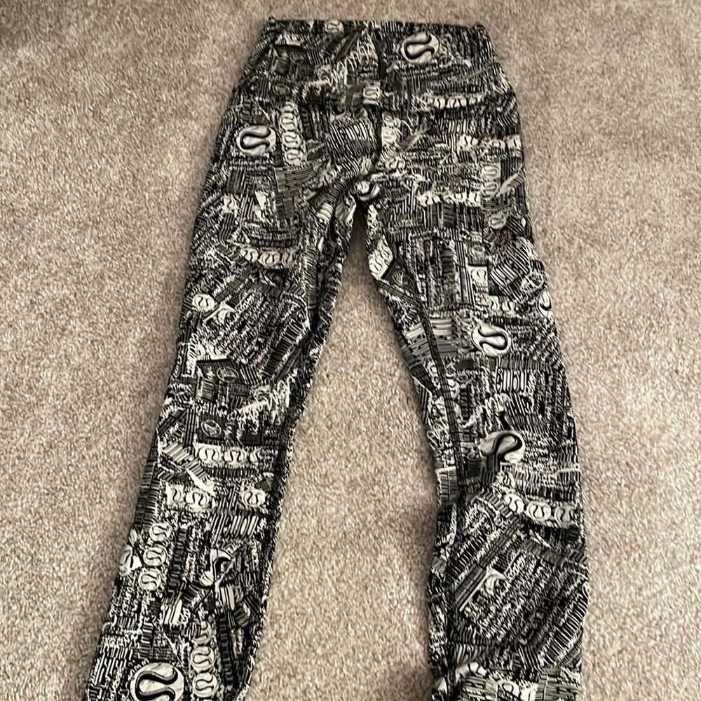 Womens lululemon wunder train paints size 4